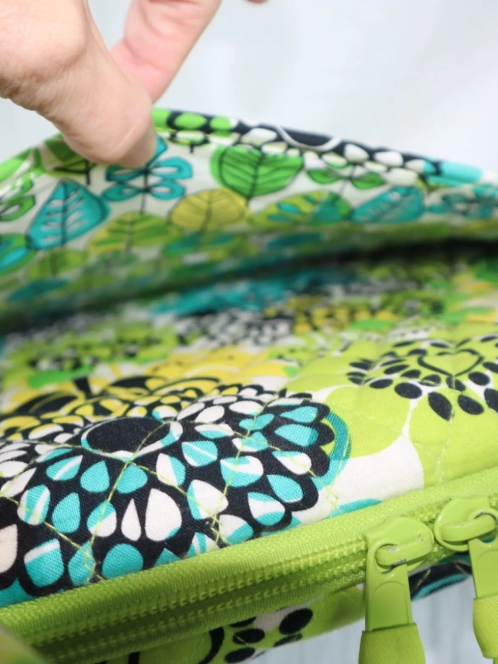 Retired Vera Bradley Limes Up Laptop Case with Carry Handles and Strap Padded